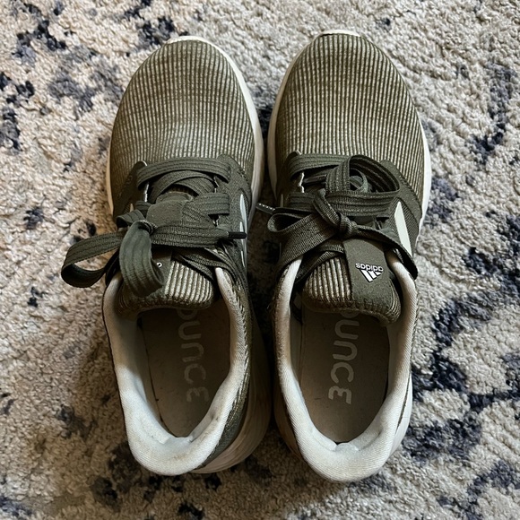 Adidas running shoe - Picture 2 of 4